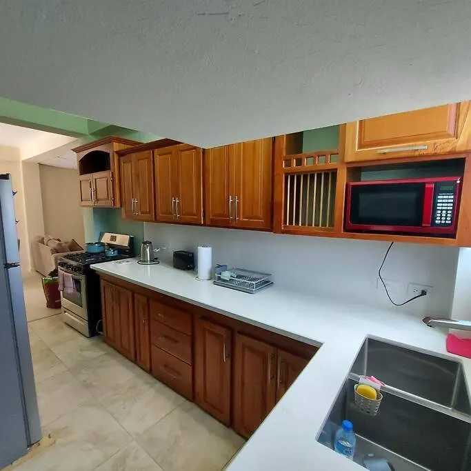 Miss Pea Apartments Crown Point Trinidad und Tobago